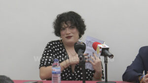 María Bejarano presenta su libro: “Pociones, poemas y canciones, un ramillete de emociones”
