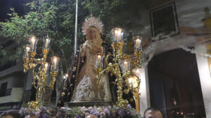 La Virgen de las Angustias recorrió Utrera en un solemne rosario vespertino extraordinario