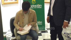 Alfonso Goizueta presenta con éxito su novela “El sueño de Troya”