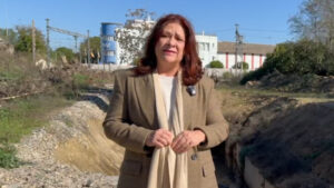 El PP de Utrera exige a Aguas del Huesna soluciones al socavón junto al tanatorio