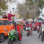La III Papanoelada Motera solidaria de “Los Apretaos” llena de ambiente navideño las calles de Utrera