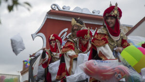 La Cabalgata de Reyes Magos pone fin a la Navidad de Los Palacios y Villafranca