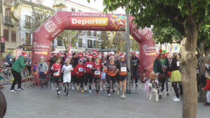 La IX San Silvestre Utrerana despidió el 2025 aunando deporte y concurso de disfraces