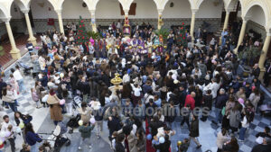 Los Reyes Magos de Oriente recorrieron las calles de Utrera como antesala de la Cabalgata