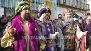 Los Reyes Magos de Oriente recorrieron las calles de Utrera como antesala de la Cabalgata