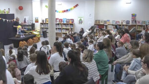 Arranca con gran asistencia de público infantil la temporada de cuentacuentos en Los Palacios