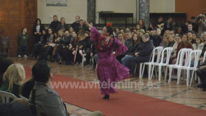 Éxito de asistencia en el Desfile de Moda Flamenca en la Basílica María Auxiliadora a pesar del mal temporal