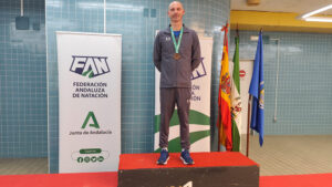 Un relevo de oro y récord de España para el Club Natación Utrera en el Campeonato de larga distancia Máster