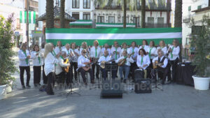 La Plaza del Altozano vivió un emotivo Día de Andalucía con actividades y música en directo