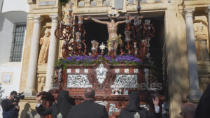 Los Muchachos de Consolación realizan su estación de penitencia del Lunes Santo