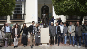 Utrera rinde homenaje a Salvador García con la inauguración de la nueva ubicación de “La Niña del Aro”