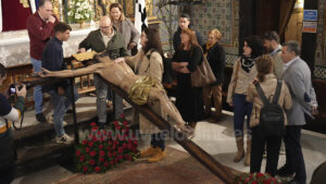 La ONCE impulsa en Utrera una experiencia inclusiva para ‘ver’ con las manos al Cristo del Perdón