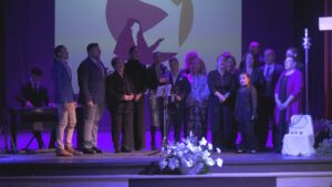 La Escuela de Saetas Ciudad de Utrera celebra diez años de historia con una gala solidaria repleta de emoción