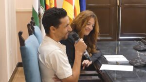 El lado más humano de Jesús Navas conquista al Aula de la Experiencia de Utrera
