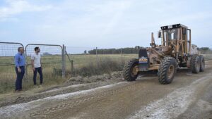 El Ayuntamiento de Los Palacios y Villafranca intensifica con fondos municipales el mantenimiento de la red de caminos rurales