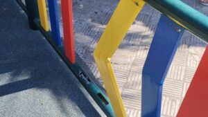 El Ayuntamiento denuncia destrozos en el parque infantil de Los Descubridores