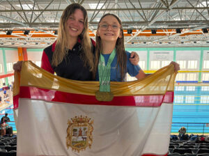 Edurne Ortiz, nadadora del Club Natación Utrera, se proclama triple campeona de Andalucía en Cádiz