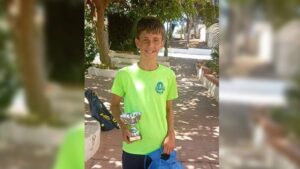 El tenista coronileño Hugo Lara Molina se proclama campeón del Máster de la Summer Cup
