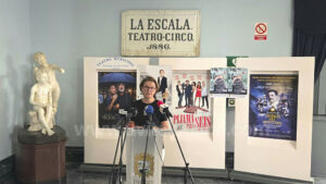 El Teatro Municipal Enrique de la Cuadra se renueva: una nueva tarima para afrontar la agenda cultural de los próximos meses
