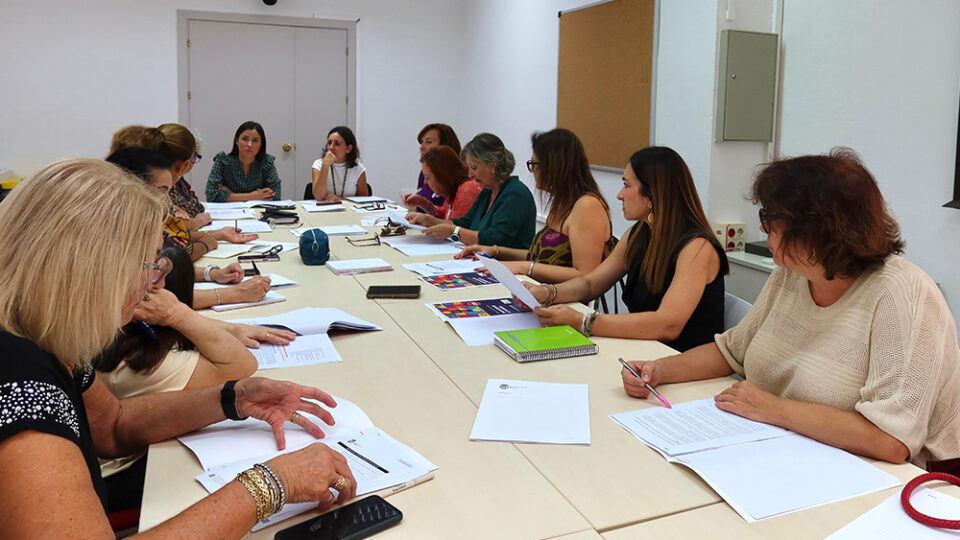 El Consejo Local de la Mujer aborda la programación de actividades con motivo del 25N en Utrera