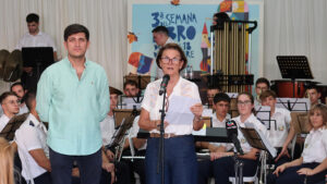 Luis Zueco y la Asociación Musical Álvarez Quintero inauguraron la III Semana del Libro en Utrera