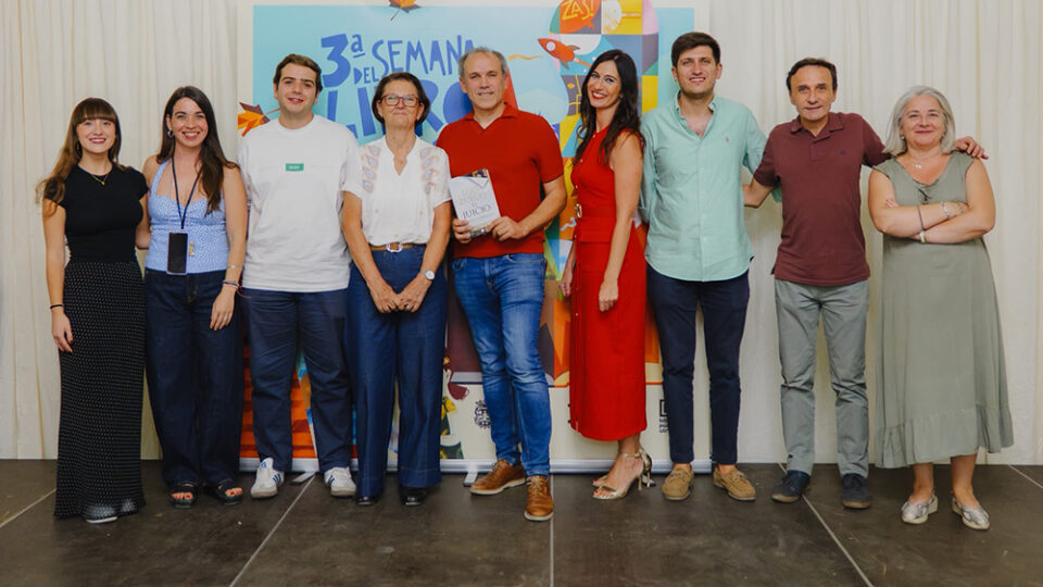 Luis Zueco y la Asociación Musical Álvarez Quintero inauguraron la III Semana del Libro en Utrera