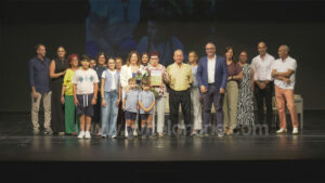 La Gala del Mayor de Los Palacios y Villafranca homenajeó a Ana María Acosta en una tarde de convivencia y risoterapia