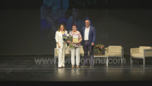 La Gala del Mayor de Los Palacios y Villafranca homenajeó a Ana María Acosta en una tarde de convivencia y risoterapia